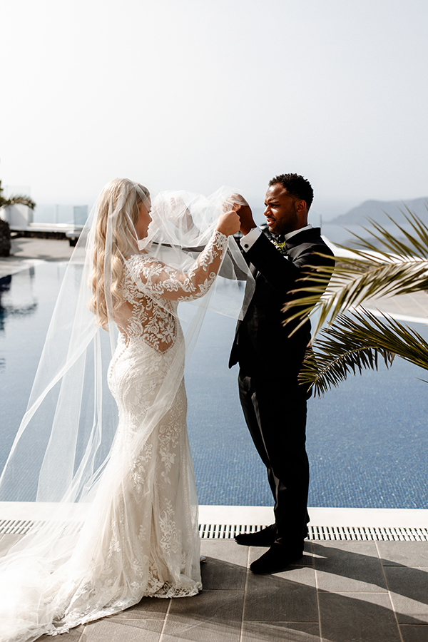 timeless-wedding-santorini-with-lush-flowers_11