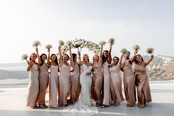 timeless-wedding-santorini-with-lush-flowers_27
