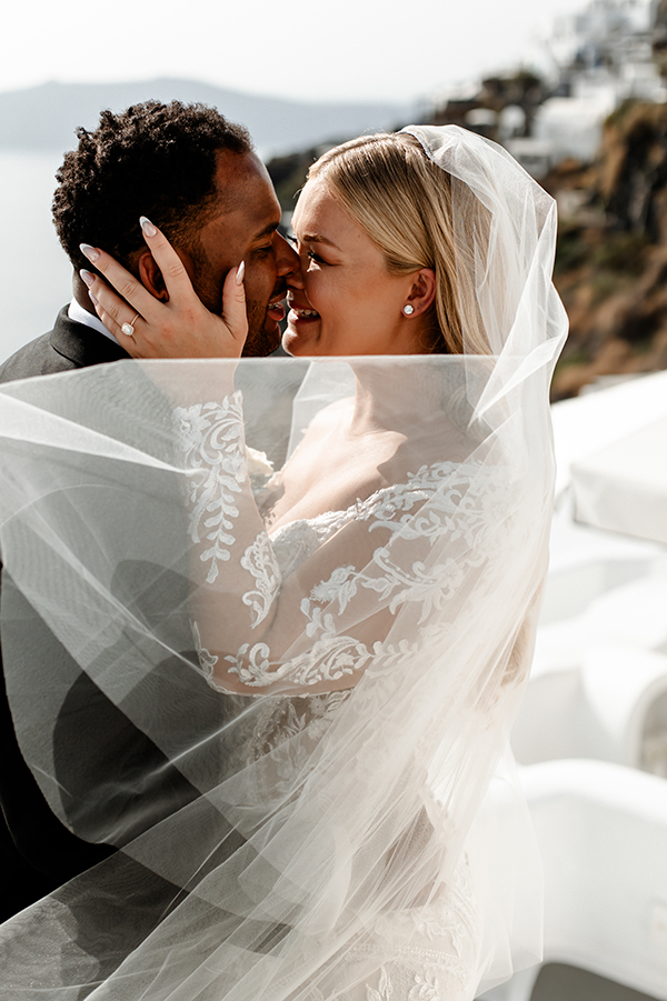 timeless-wedding-santorini-with-lush-flowers_30