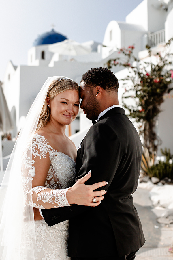 timeless-wedding-santorini-with-lush-flowers_33