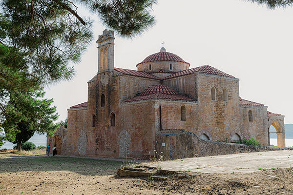 gorgeous-summer-wedding-beautiful-town-pylos_10