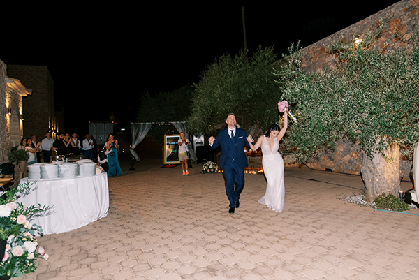 romantic-wedding-in-mani-peonies_26