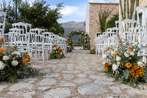 modern-wedding-wonderful-variety-blooms_11