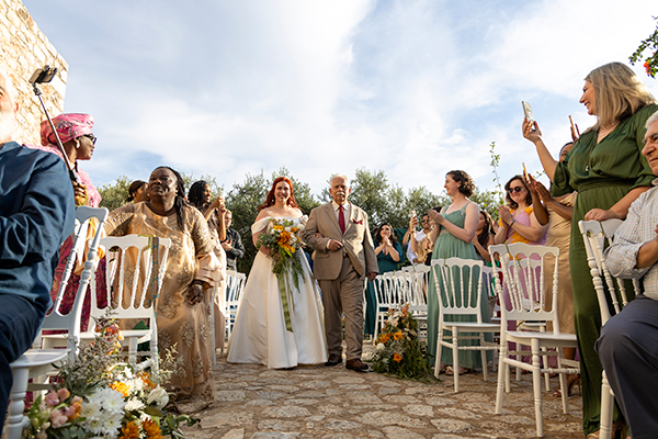 modern-wedding-wonderful-variety-blooms_14