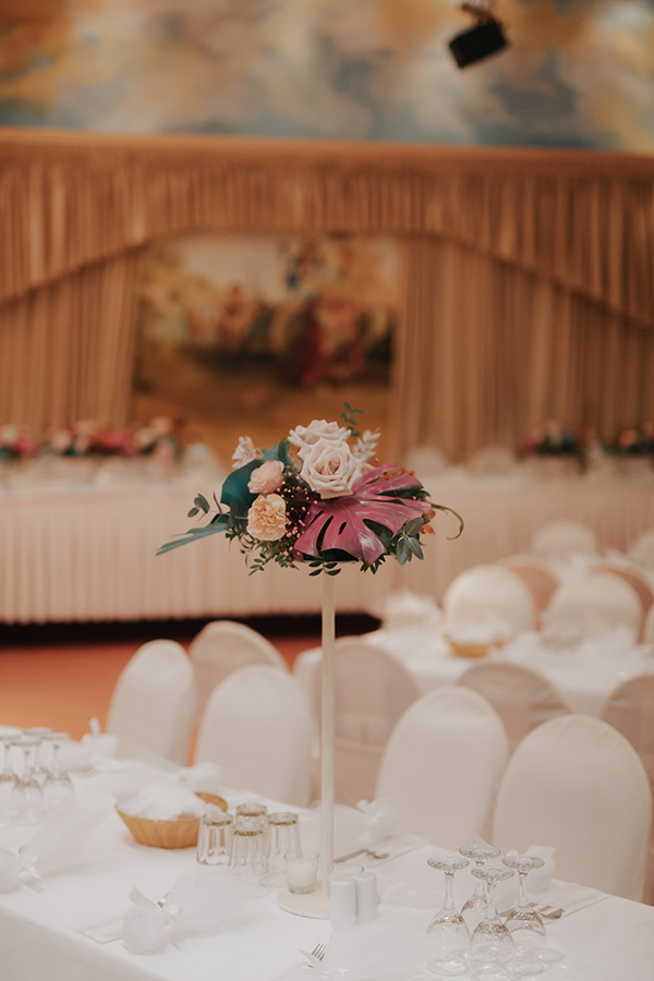 vintage-wedding-soft-pastel-blooms_30