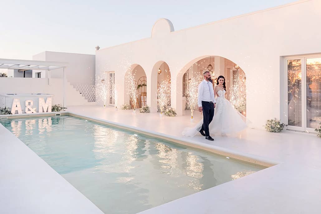 Summer wedding with golden accents | Maria & Anestis