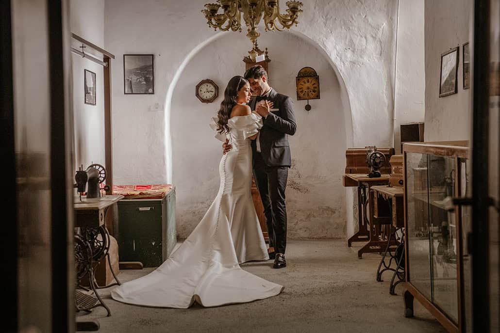 A Minimal Chic Wedding in Tinos with Dreamy Florals