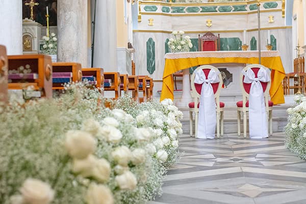 minimal-chic-wedding-tinos-with-dreamy-florals_07x