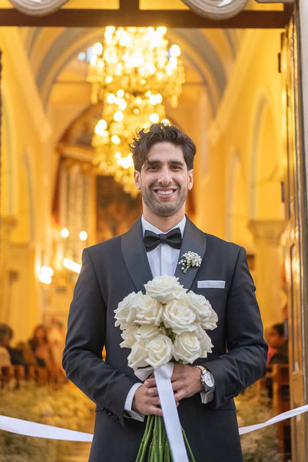 minimal-chic-wedding-tinos-with-dreamy-florals_08