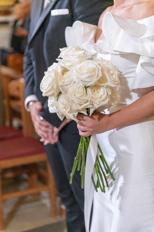 minimal-chic-wedding-tinos-with-dreamy-florals_11