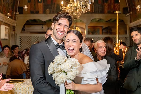 minimal-chic-wedding-tinos-with-dreamy-florals_13