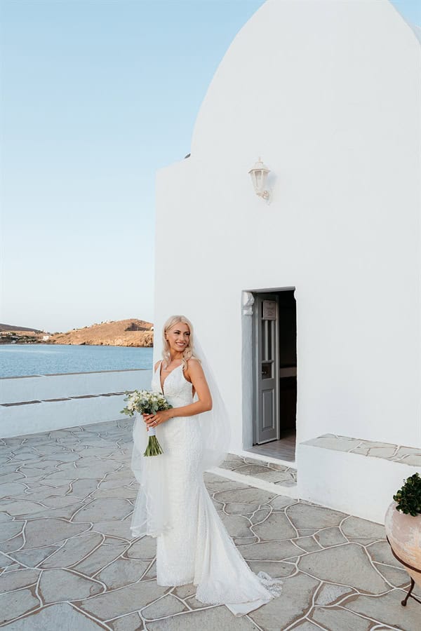 chic summer wedding breathtaking lazarou beach sifnos_27