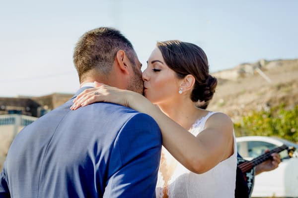 Romantc Summer Wedding Santoriny Lilac Ivory Roses