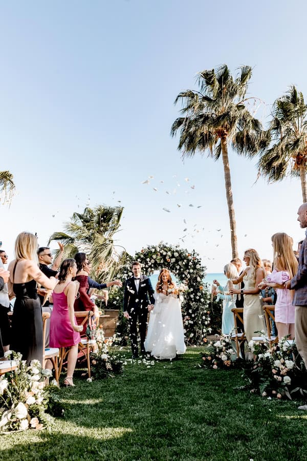 Spring Wedding Columbia Beach Resort Romantic White Terracotta Flowers
