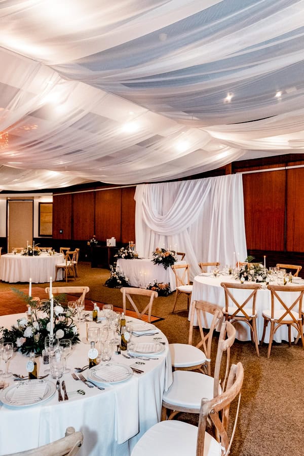 Spring Wedding Columbia Beach Resort Romantic White Terracotta Flowers