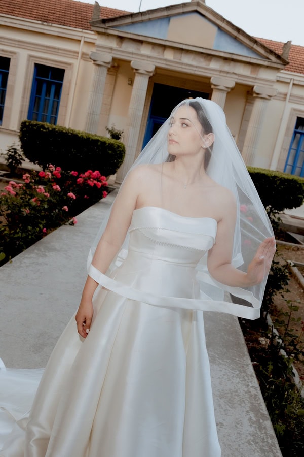 Chic Summer Wedding Nicosia Gorgeous White Flowers