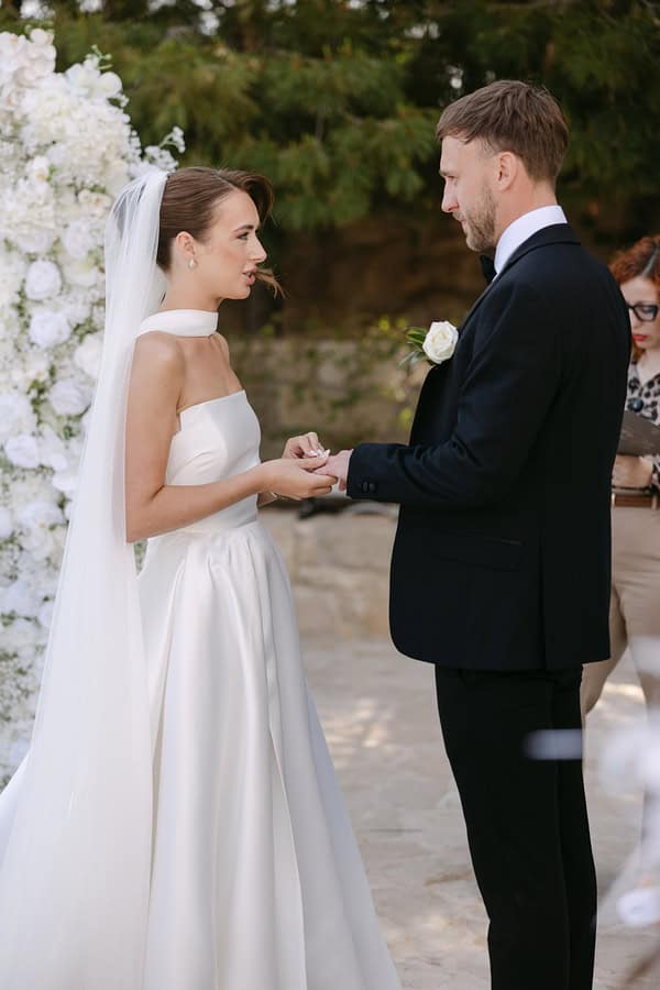 Liopetro Destination Wedding White Flowers
