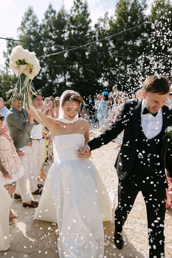 Liopetro Destination Wedding White Flowers
