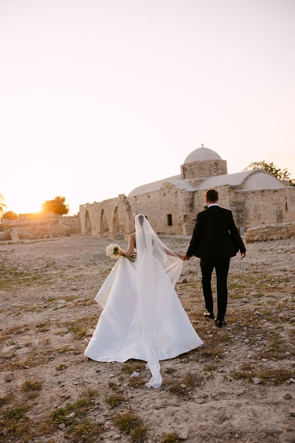 Liopetro Destination Wedding White Flowers