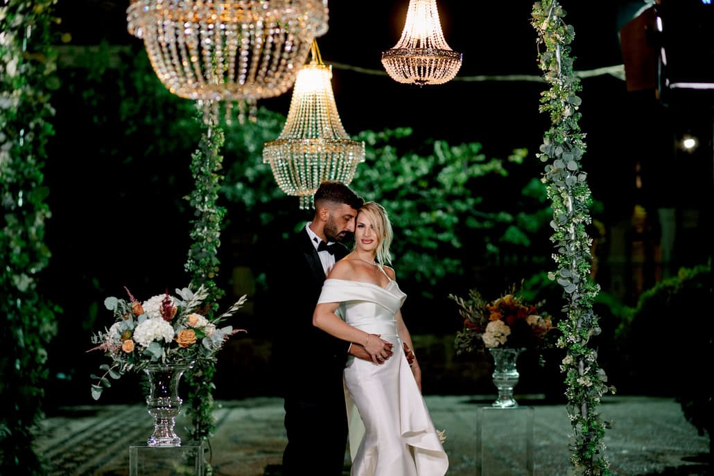 A charming Chios wedding filled with elegant style and chic details | Hermione & Κostas