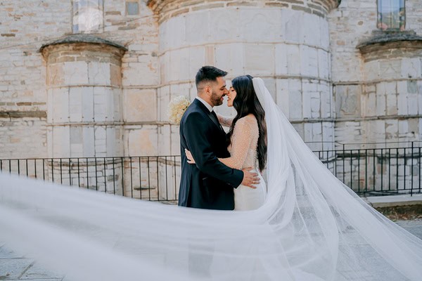 Romantic Wedding In Volos With White Blooms