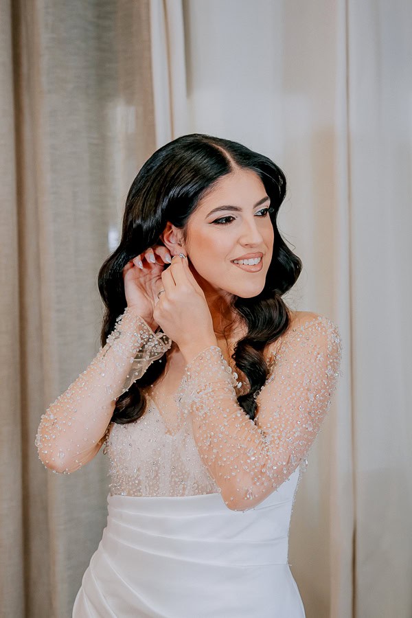 Romantic Wedding In Volos With White Blooms