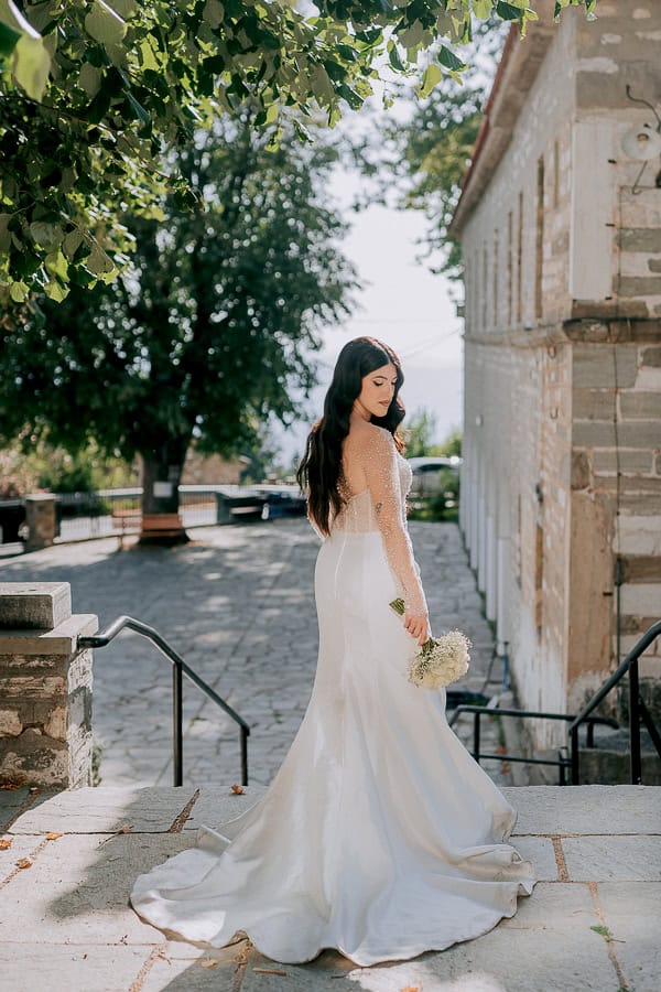 Romantic Wedding In Volos With White Blooms