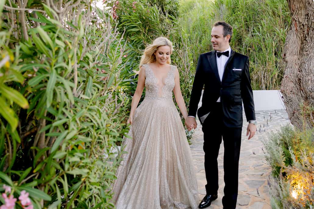 A summer coastal wedding in Athens with a timeless white palette | Elena & Andreas