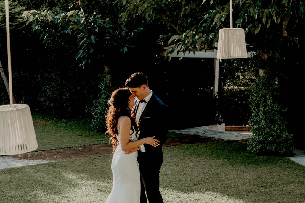 Summer wedding in Athens with timeless white blooms | Natalia & Hlynur