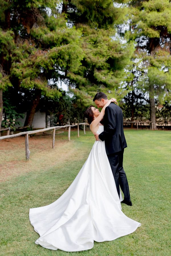 Vibrant Shades Floral Details Romantic Fall Wedding