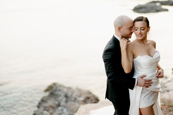 Dreamy seaside wedding filled with romantic details | Anna & Kostas