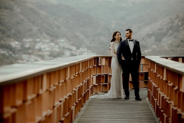 A chic fall wedding with romantic floral details | Athena & Dimitris