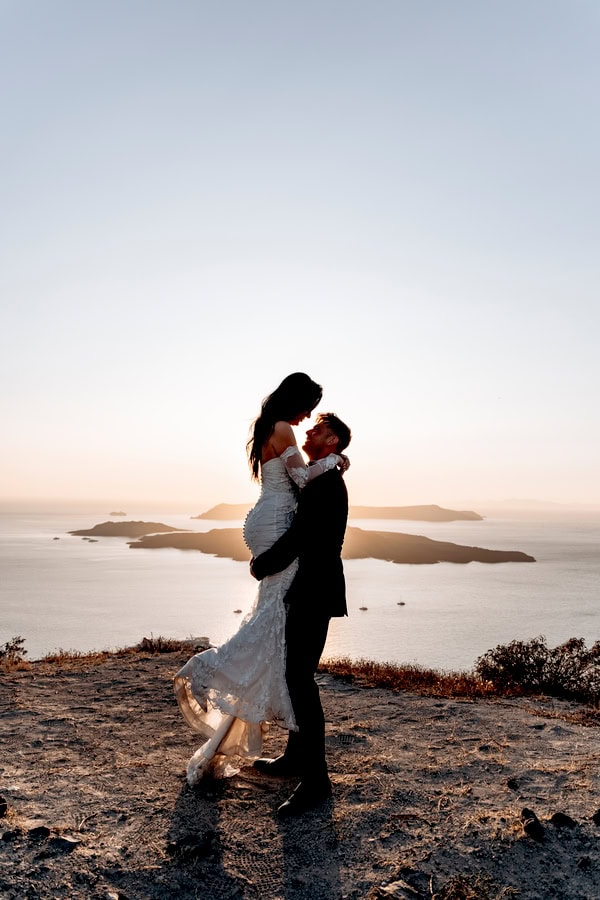 Modern Santorini Ceremony On The Cliffs