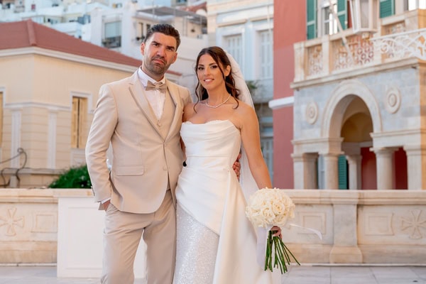 Summer chic wedding in Syros with stylish details | Eleutheria & Giorgos