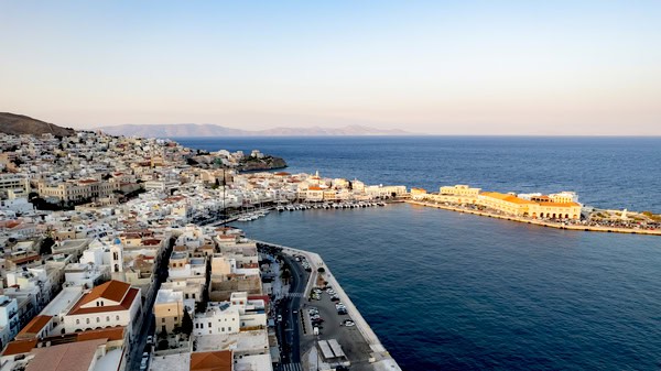 Summer Chic Wedding In Syros With Stylish Details