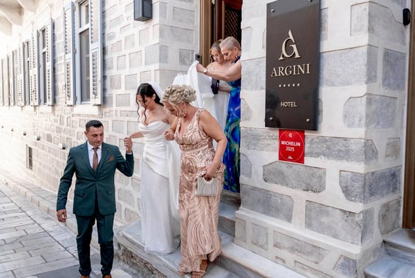 Summer Chic Wedding In Syros With Stylish Details