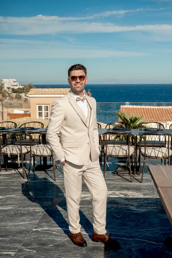 Summer Chic Wedding In Syros With Stylish Details