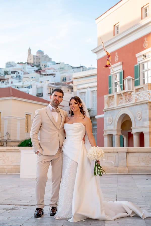Summer Chic Wedding In Syros With Stylish Details