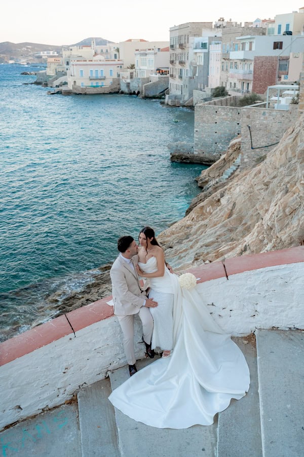 Summer Chic Wedding In Syros With Stylish Details