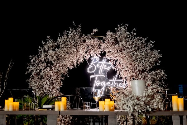 Summer Chic Wedding In Syros With Stylish Details