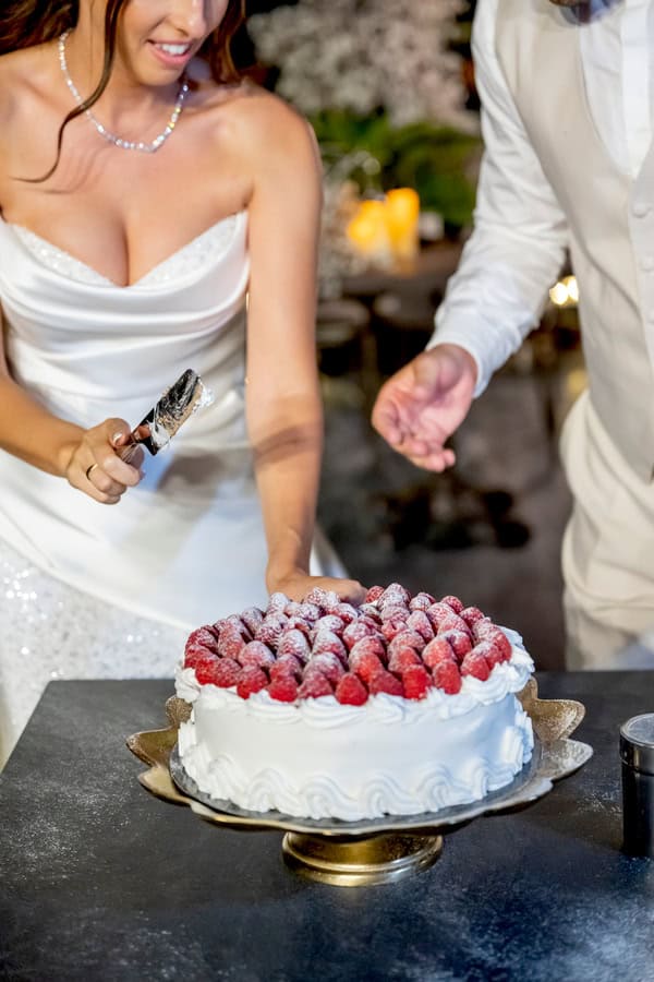 Summer Chic Wedding In Syros With Stylish Details