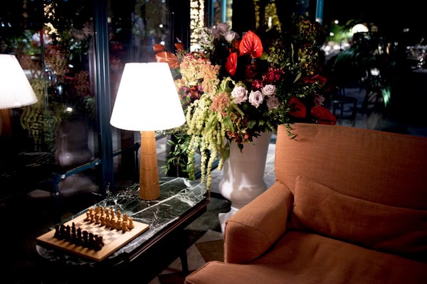 Chic Wedding Decor Luxurious Details Red Flowers