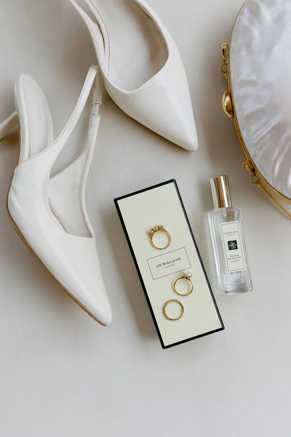 Crete Wedding White Blooms Heartwarming Ambience