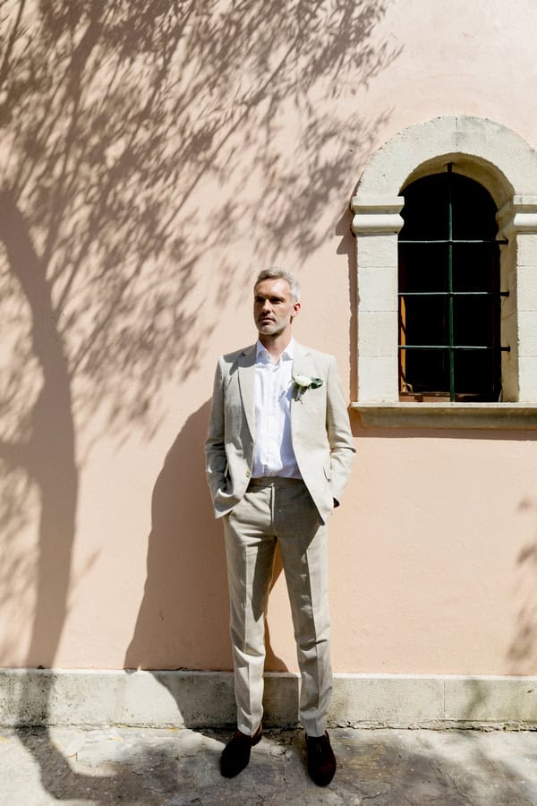 Crete Wedding White Blooms Heartwarming Ambience