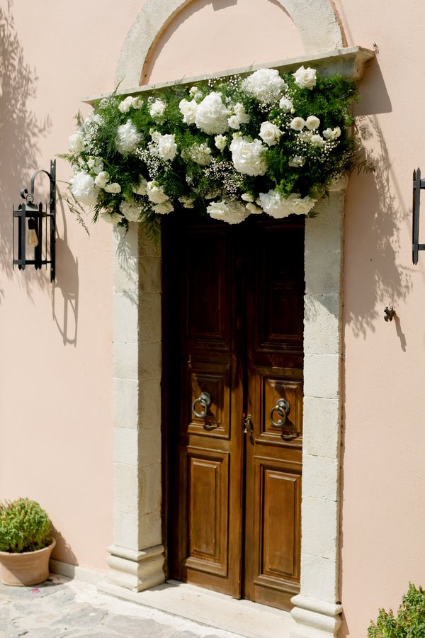 Crete Wedding White Blooms Heartwarming Ambience