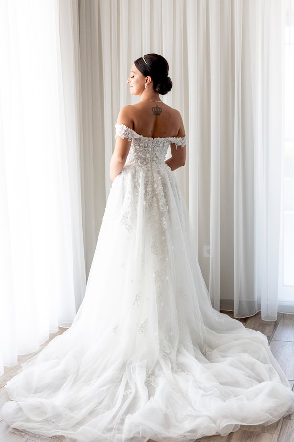 Elegant Wedding Deda Estate White Roses Chic Details