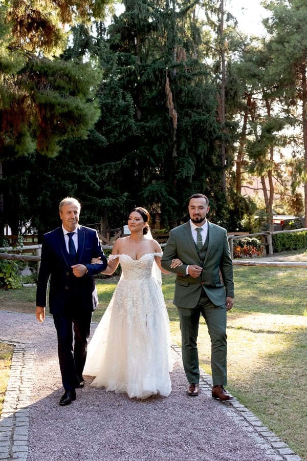 Elegant Wedding Deda Estate White Roses Chic Details