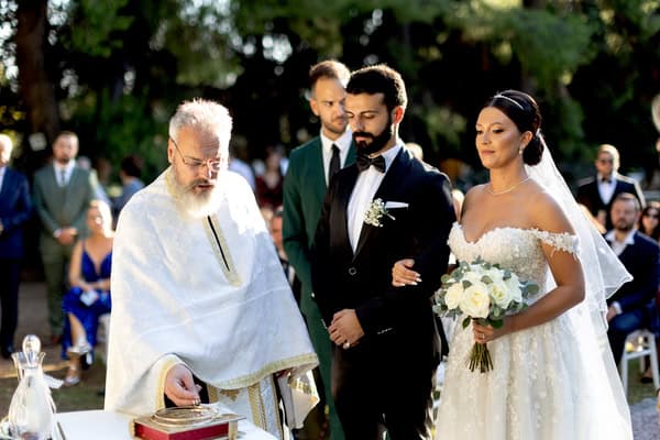 Elegant Wedding Deda Estate White Roses Chic Details