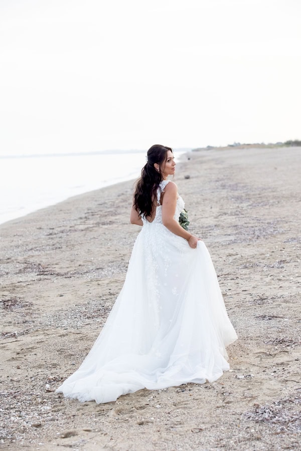 Elegant Wedding Deda Estate White Roses Chic Details