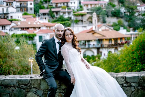 Romantic Spring Wedding Nicosia Red Tones Gorgeous Florals